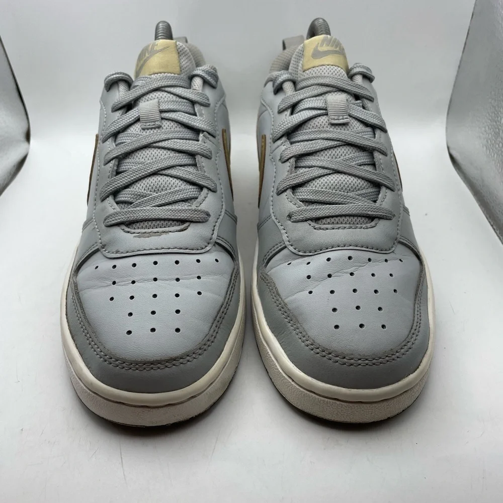Nike Borough Low 2 blue sneakers size 6Y/ Womens 7.5